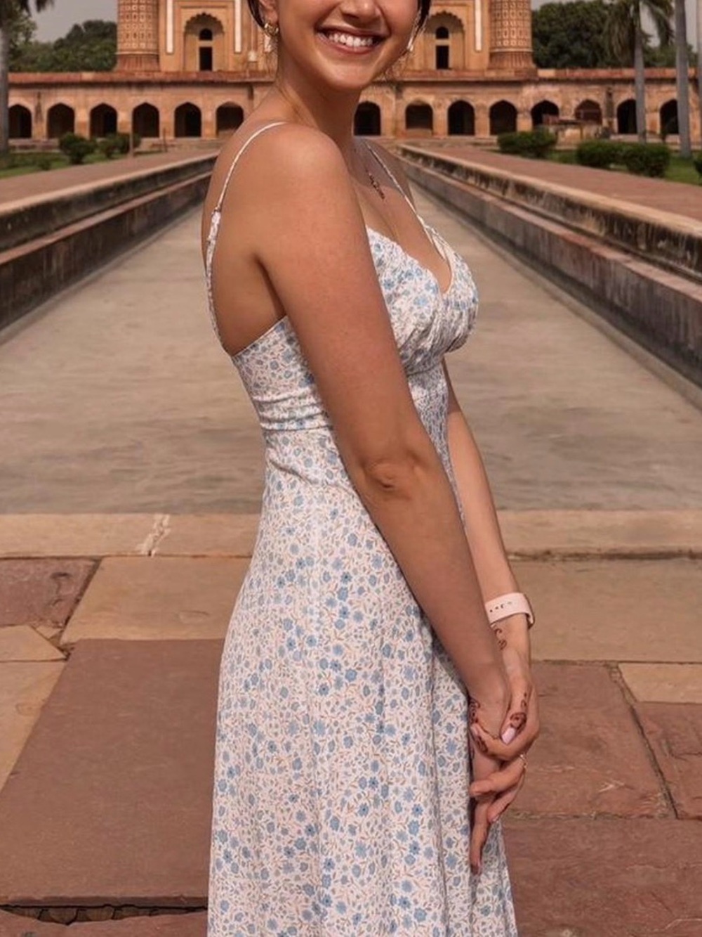 Princess Polly blue floral midi dress, size 4 - Picture 6 of 6